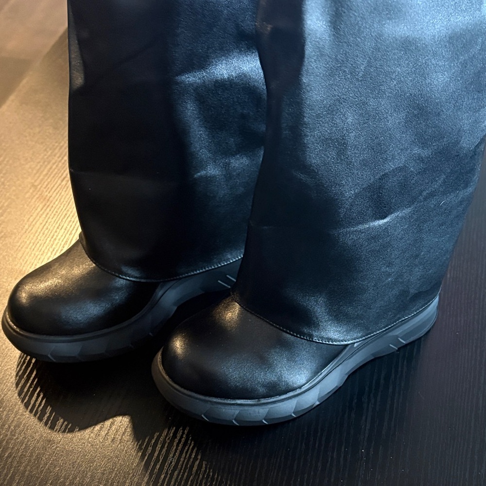Black Knee-High Women's Boots -Size US 7/ 38 - Picture 9 of 16